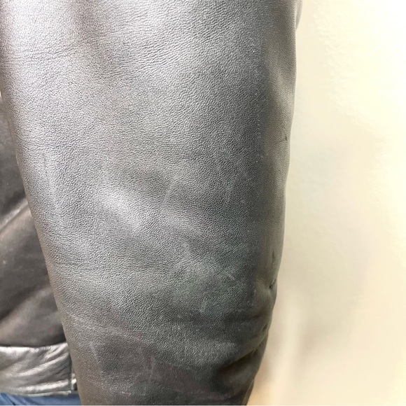 BURBERRY $2,995 men’s vintage black leather motorcycle jacket - Picture 10 of 12